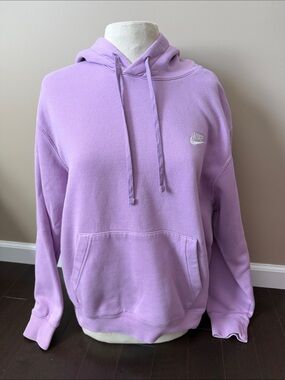 NIKE lavender club fleece hoodie sz M